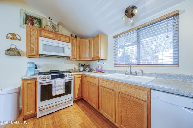 2000 Shangri La Drive, Knoxville, TN 37914