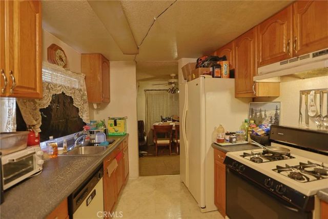 24210 E East Fork 38, Azusa, CA 91702