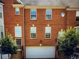 523 E Vanderbilt Ct, Adams Twp, PA 16046