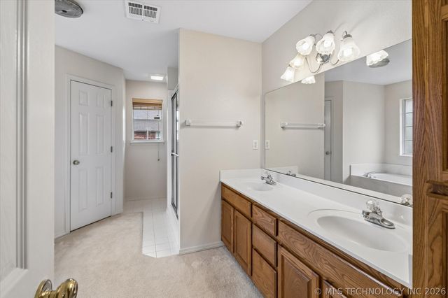 4611 S 200th East Avenue, Broken Arrow, OK 74014