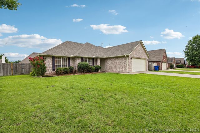 4611 S 200th East Avenue, Broken Arrow, OK 74014