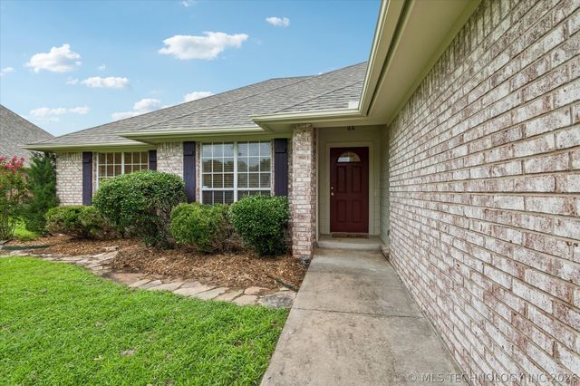 4611 S 200th East Avenue, Broken Arrow, OK 74014