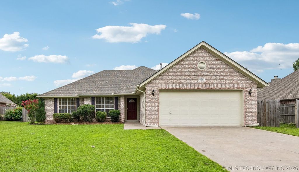 4611 S 200th East Avenue, Broken Arrow, OK 74014