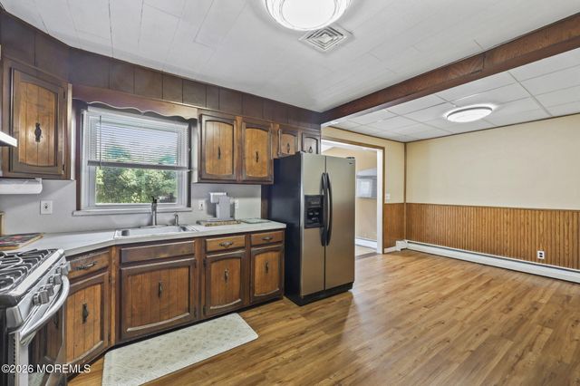 39 Virginia Terrace, Red Bank, NJ 07701