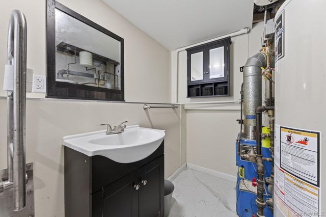 20 Hudson Drive, New Windsor, NY 12553