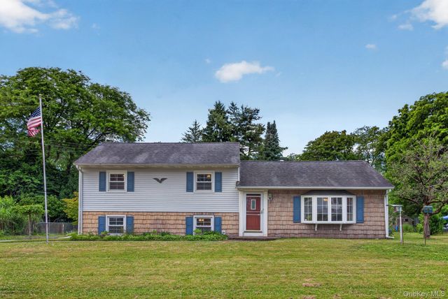 20 Hudson Drive, New Windsor, NY 12553
