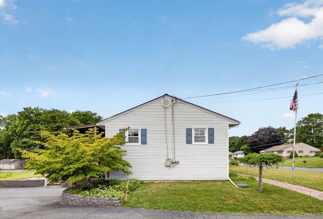 20 Hudson Drive, New Windsor, NY 12553