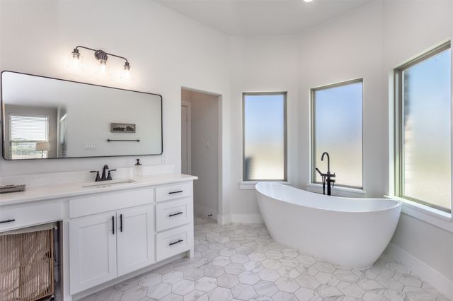 24 Dove Landing, Valley View, TX 76272
