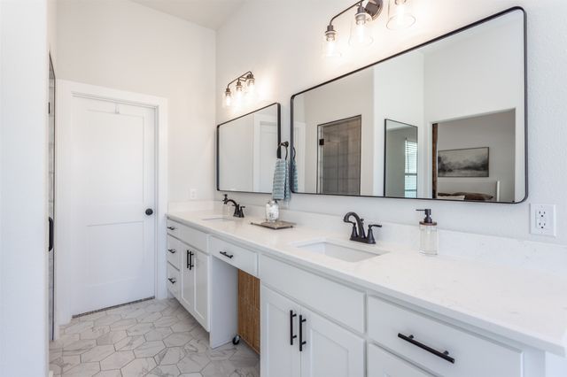24 Dove Landing, Valley View, TX 76272