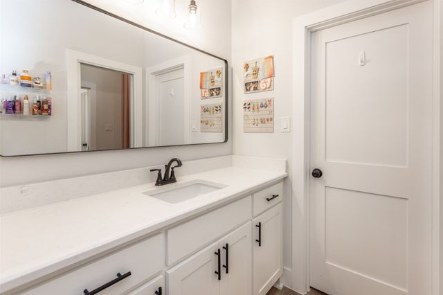 24 Dove Landing, Valley View, TX 76272