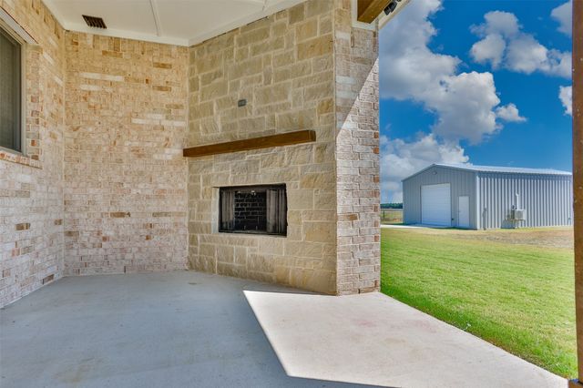 24 Dove Landing, Valley View, TX 76272