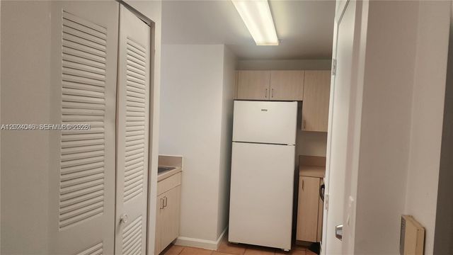 185 SE 14th Ter 1609, Miami, FL 33131