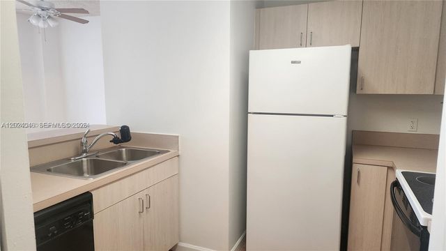 185 SE 14th Ter 1609, Miami, FL 33131