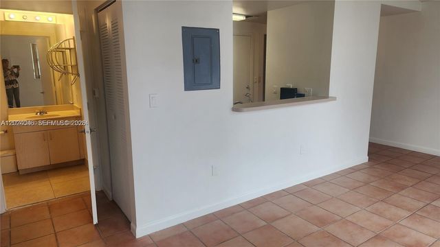 185 SE 14th Ter 1609, Miami, FL 33131