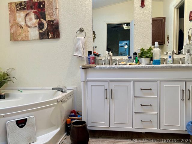 4369 Lookout Drive, Kingston, OK 73439