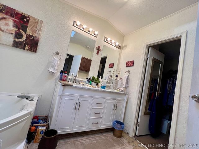 4369 Lookout Drive, Kingston, OK 73439