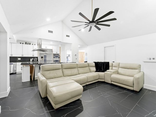 142 BARRINGTON DRIVE, Brandon, FL 33511