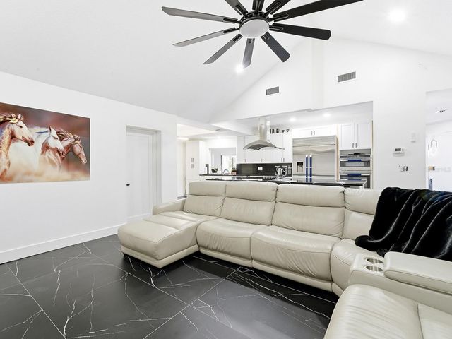 142 BARRINGTON DRIVE, Brandon, FL 33511