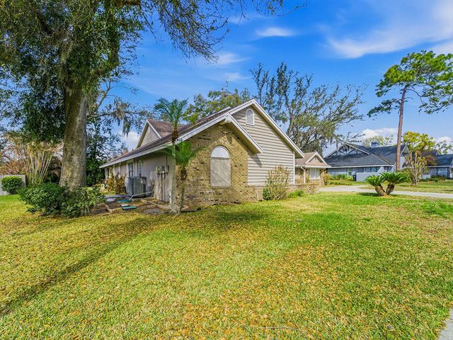 142 BARRINGTON DRIVE, Brandon, FL 33511