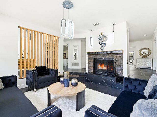 142 BARRINGTON DRIVE, Brandon, FL 33511