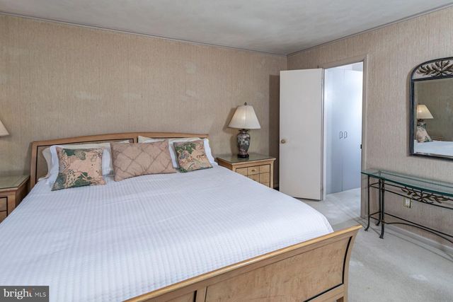 12 CAMERON CT, Princeton, NJ 08540