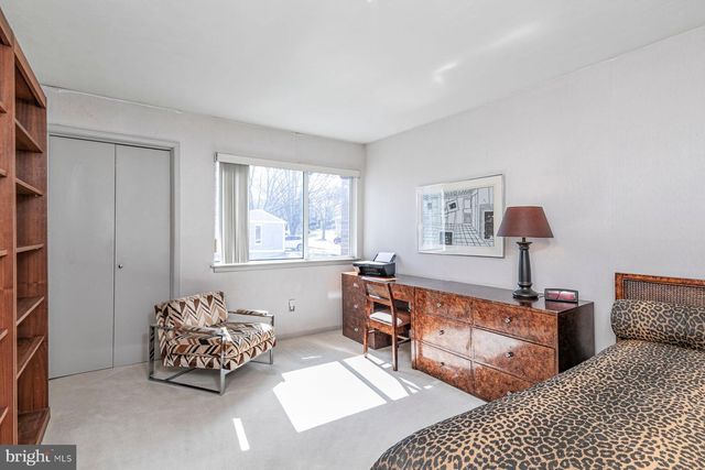 12 CAMERON CT, Princeton, NJ 08540