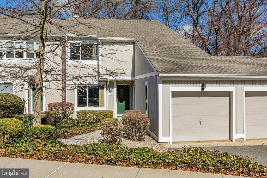 12 CAMERON CT, Princeton, NJ 08540