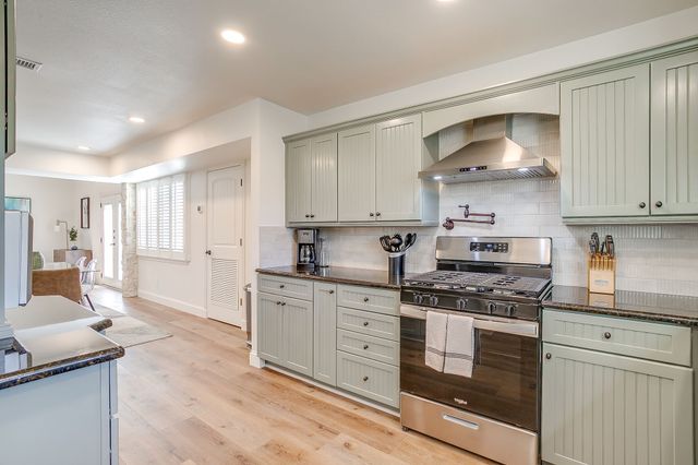 8536 Lake Country Drive, Fort Worth, TX 76179