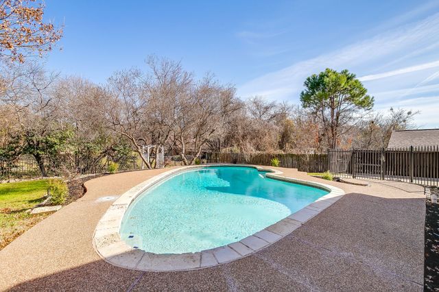 8536 Lake Country Drive, Fort Worth, TX 76179