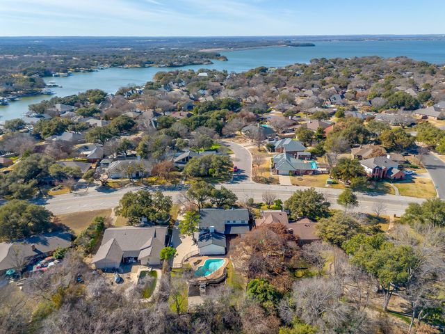 8536 Lake Country Drive, Fort Worth, TX 76179
