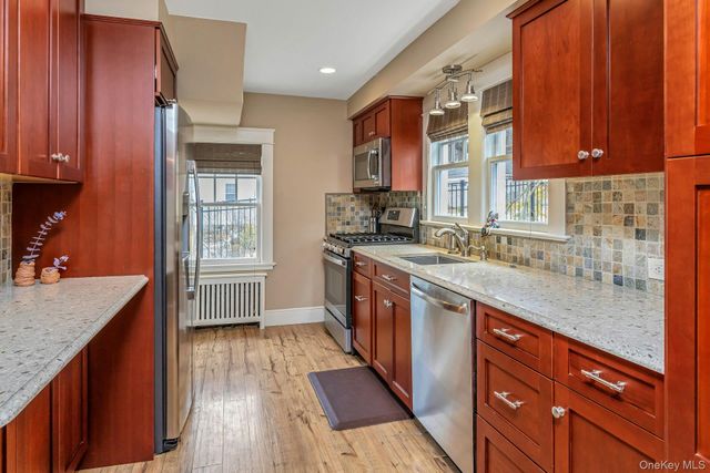 49 Bellewood Avenue, Dobbs Ferry, NY 10522