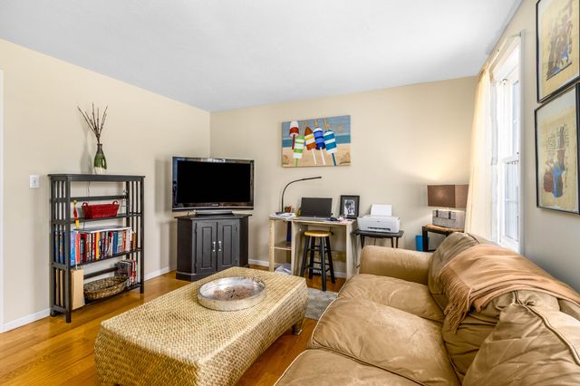 5 Raspberry Lane, Marstons Mills, MA 02648