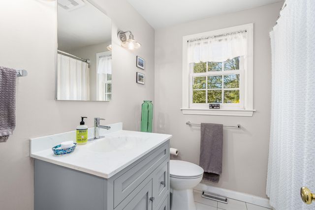 5 Raspberry Lane, Marstons Mills, MA 02648