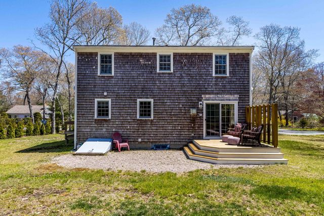 5 Raspberry Lane, Marstons Mills, MA 02648