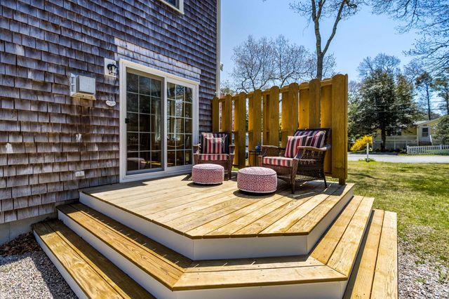 5 Raspberry Lane, Marstons Mills, MA 02648