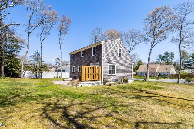 5 Raspberry Lane, Marstons Mills, MA 02648