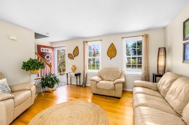 5 Raspberry Lane, Marstons Mills, MA 02648