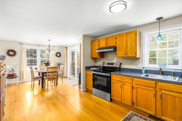 5 Raspberry Lane, Marstons Mills, MA 02648