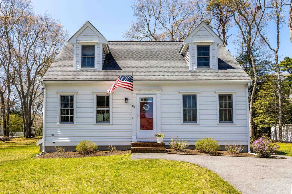 5 Raspberry Lane, Marstons Mills, MA 02648