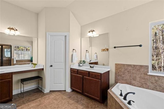 1092 Park Hollow Lane, Lawrenceville, GA 30043