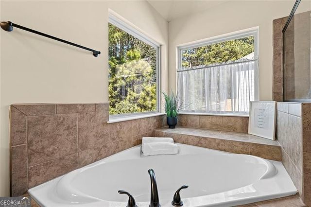 1092 Park Hollow Lane, Lawrenceville, GA 30043