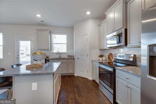 527 Collier Mills Road, Lawrenceville, GA 30045