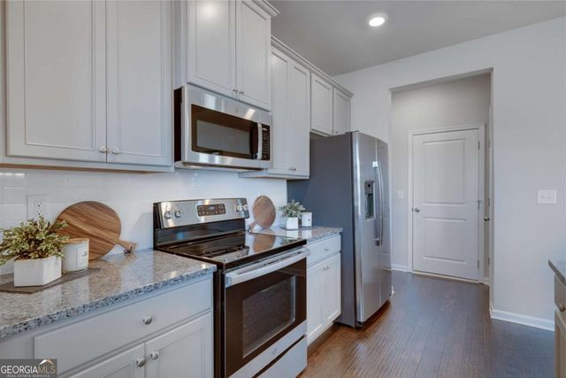 527 Collier Mills Road, Lawrenceville, GA 30045