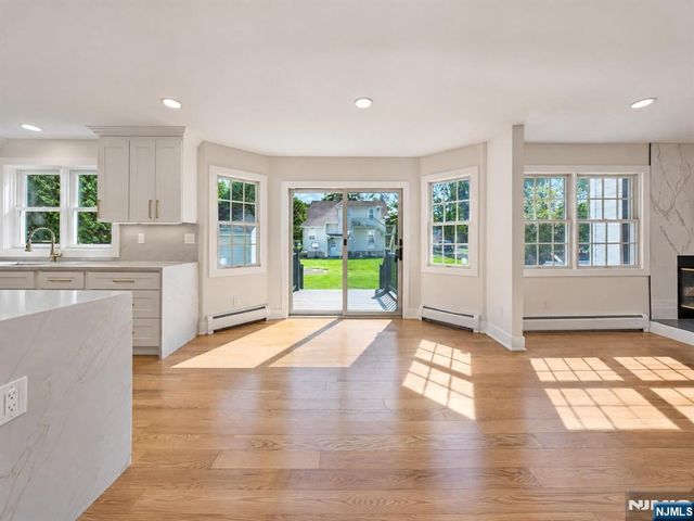 182 School Street, Northvale, NJ 07647
