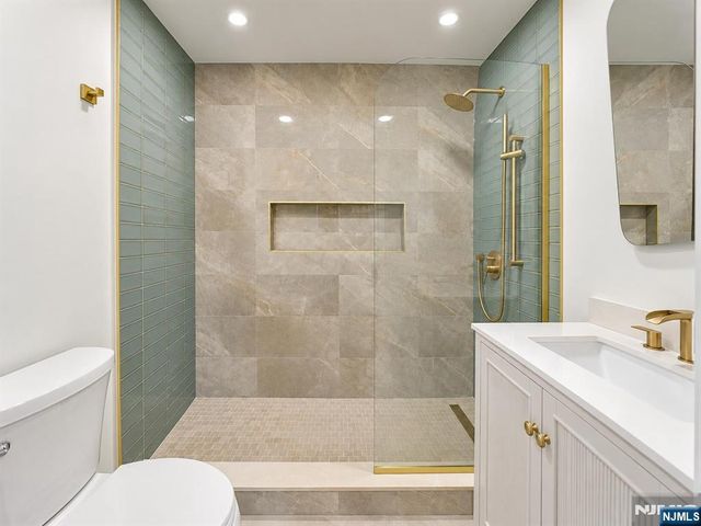 182 School Street, Northvale, NJ 07647