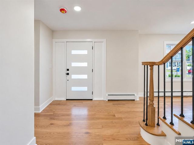 182 School Street, Northvale, NJ 07647