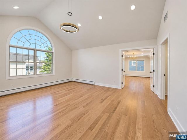 182 School Street, Northvale, NJ 07647