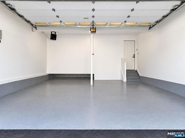 182 School Street, Northvale, NJ 07647