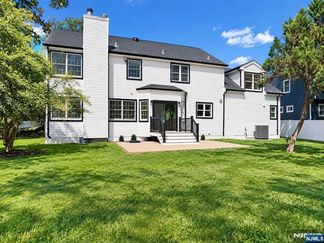 182 School Street, Northvale, NJ 07647