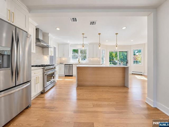 182 School Street, Northvale, NJ 07647